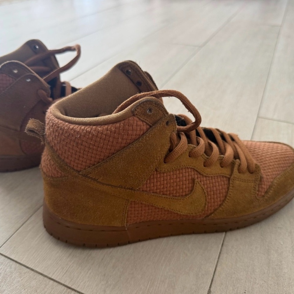 Nike brown suede High-Top Sneakers
